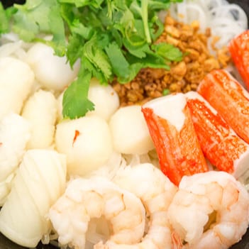 9. Seafood Noodle.